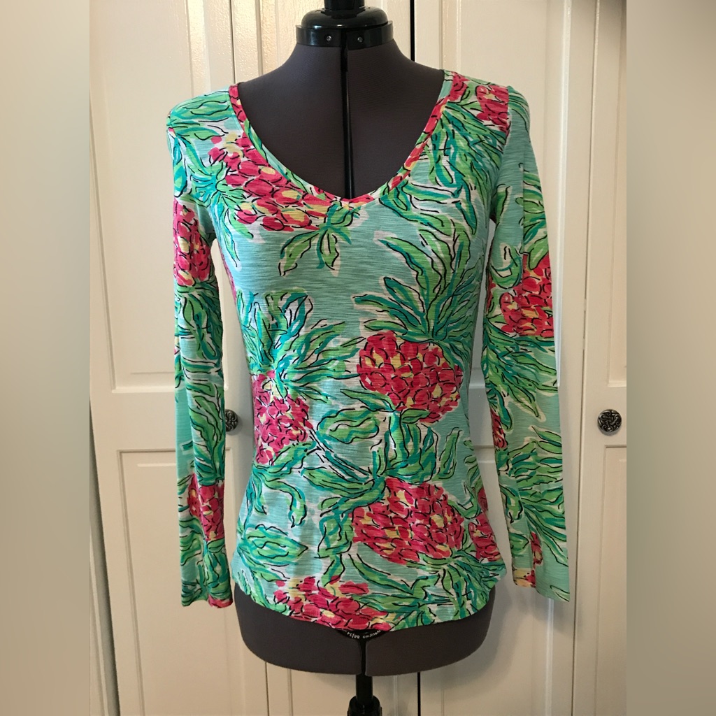 Lilly Pulitzer Long Sleeve Summer Knit Top In Greens And Pinks. Size Small